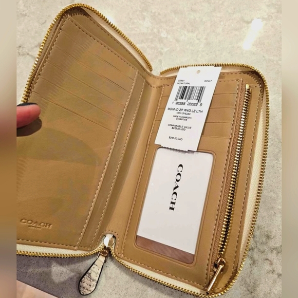 Coach Wallet - Picture 2 of 2